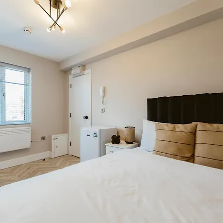 West Drayton Self Contained Hotel *