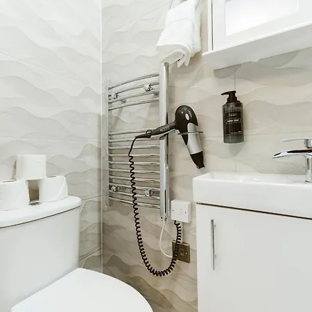 Hotel West Drayton Self Contained