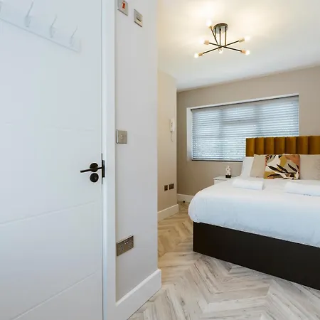West Drayton Self Contained West Drayton (Middlesex)
