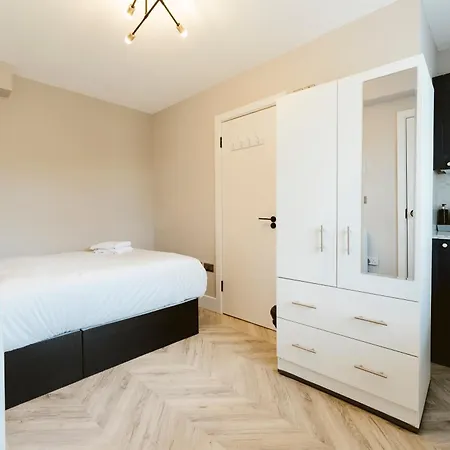 West Drayton Self Contained Hotel *