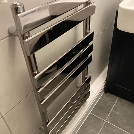 Flat - Good Access To And More! Apartment *