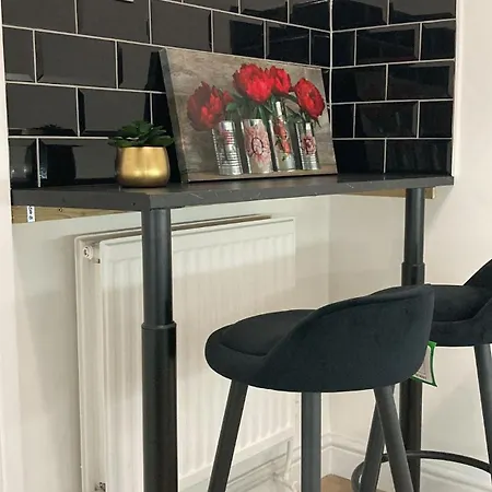 Apartment Flat - Good Access To And More!