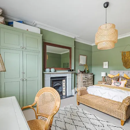 Heaver House - Stunning, Large, 5br House Nr Tube And Tooting Common Villa London