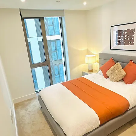 Battersea 2 Bedroom Cosy *