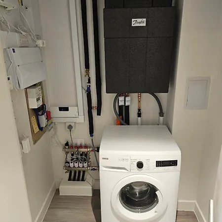 Spacious 30 Minutes To London Apartment *