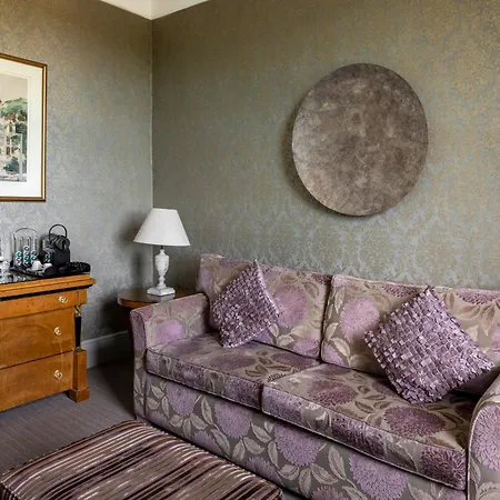 The Petersham Richmond (Greater London)