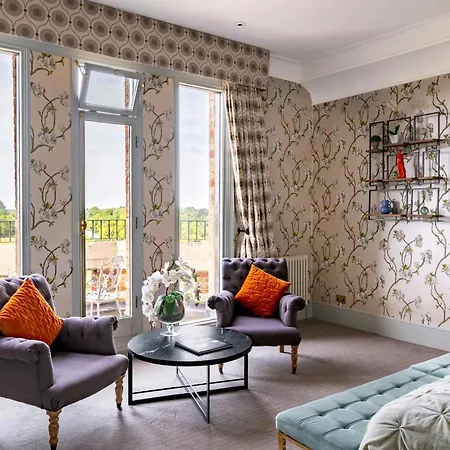 Отель The Petersham