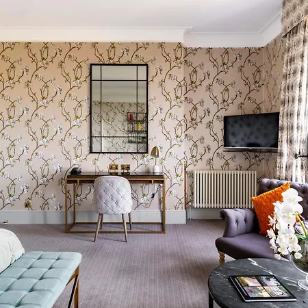 The Petersham 4*