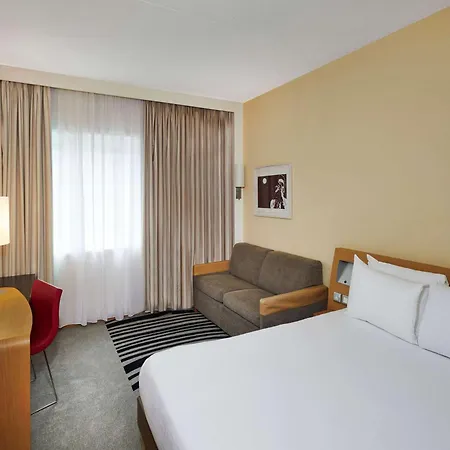 Novotel West 4*