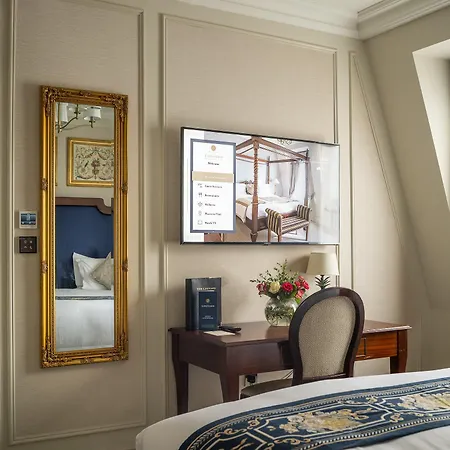 The Leonard Hotel