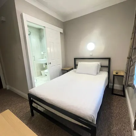 Lords Hotel 2*
