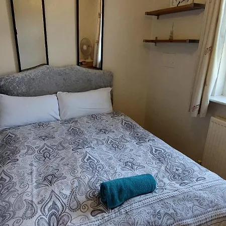 Apartment Two Bedroom Flat St Andrews Road *