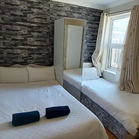 Two Bedroom Flat St Andrews Road *
