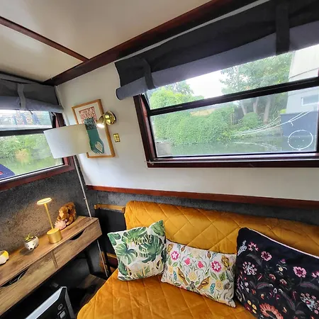 Botel Comfy Canal Boat In Little Venice For Family & Friends