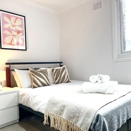 2 Bed Apartment- Camden Town Apartment