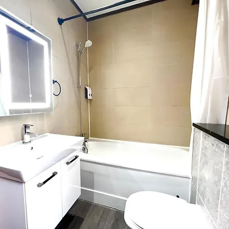 2 Bed Apartment- Camden Town * London