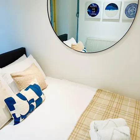 2 Bed Garden Flat- Highgate Apartment