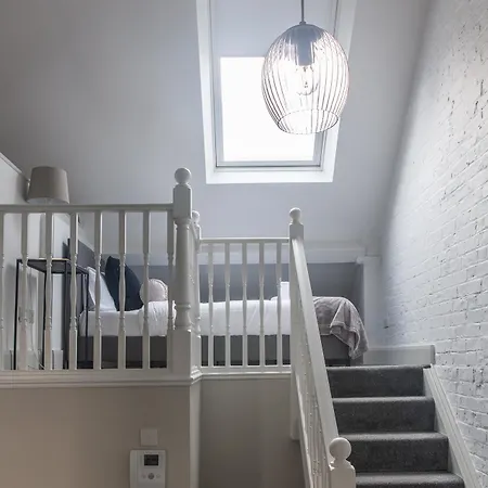 Mayfair Loft Apartment! *