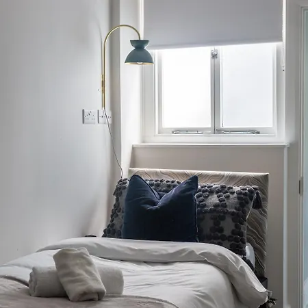 Mayfair Loft Apartment! *