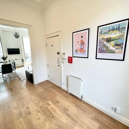 Hyde Park - 1 Bed - B
