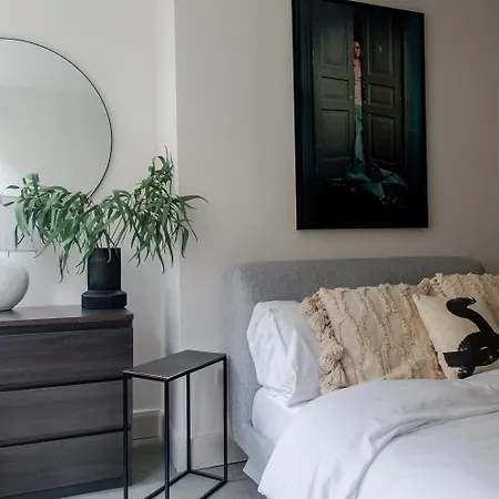 Apartment Mayfair Loft Apartment! London