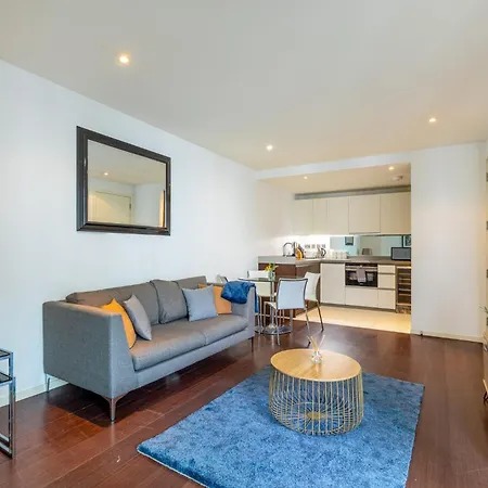 Apartment Luxury 1 Bedroom Canary Wharf Couples & Work-friendly *