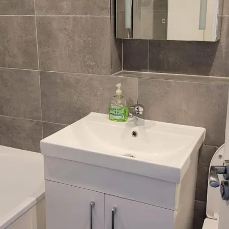 Batterseaflat Sleeps6 Refurbished Tv * London