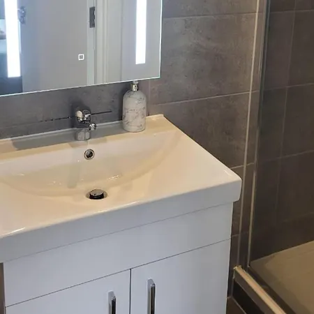 Batterseaflat Sleeps6 Refurbished Tv * London