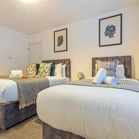 Fulham Serviced Apartment, Sleeps 6 Wifi Parking