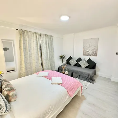 Beautiful Near Mayfair *