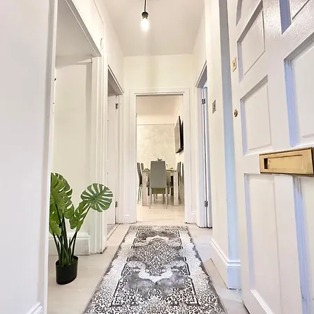 Beautiful Near Mayfair *