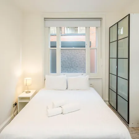 3-bed Near Oxford Street Apartment London