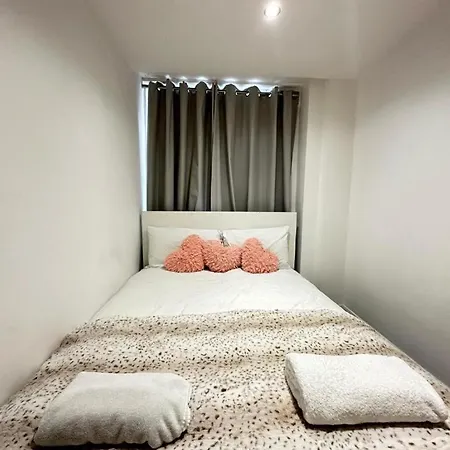 Cozzy Hyde Park On Edgware Road Apartment London