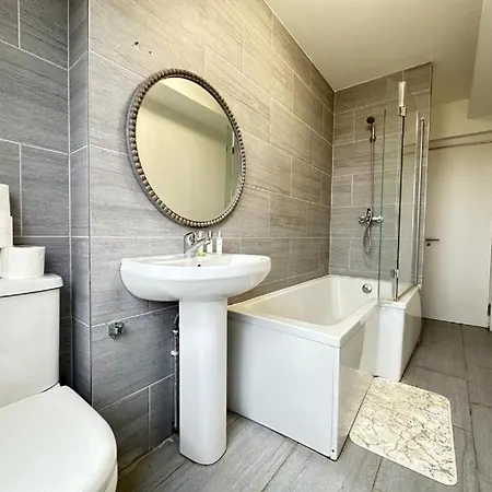 Cozzy Hyde Park On Edgware Road * London