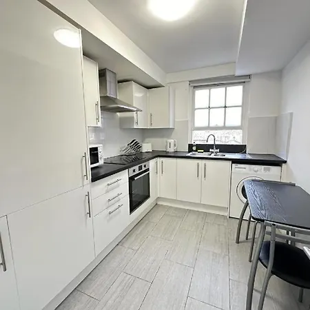 Cozzy Hyde Park On Edgware Road * London