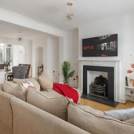 Kensington Two Bedroom House *