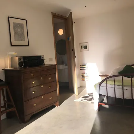 Homestay 10 Garsington Mews