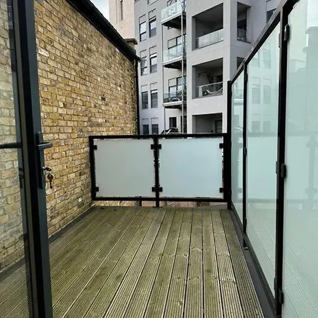 Apartment Modern Studio In The Heart Of Woolwich - 35 Minuets To Central *