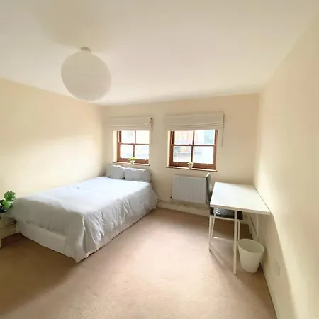 In Putney Homestay *
