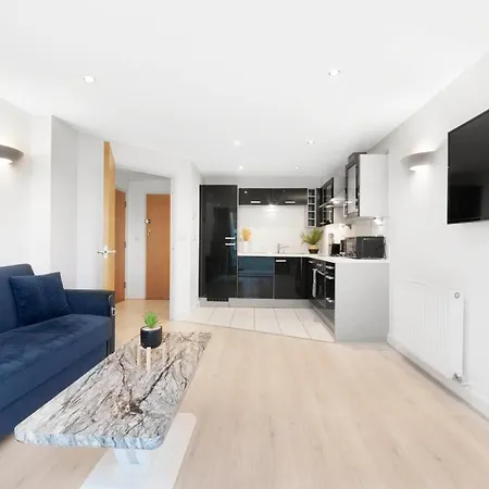 Cosy Modern1 Bed Apartment, By Excel London, Airport & O2 Apartment London