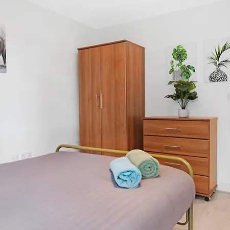 Cosy Modern1 Bed Apartment, By Excel London, Airport & O2 Apartment