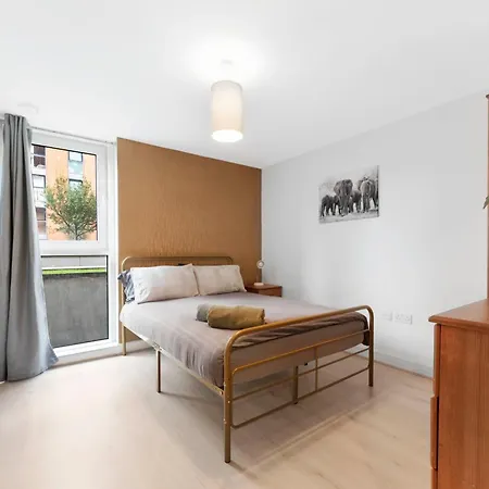 Cosy Modern1 Bed Apartment, By Excel London, Airport & O2 * London