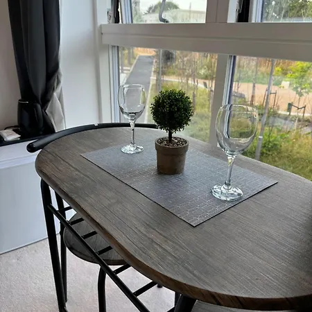 Kayz Lodge- Luxury Ensuite-private & Shared In A New House At The Olympic Village Overlooking Stratford Westfield And Tube Station *
