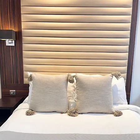 Hotel Maitrise 3*