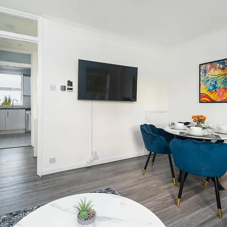Millfield Park Serviced Hackney * London