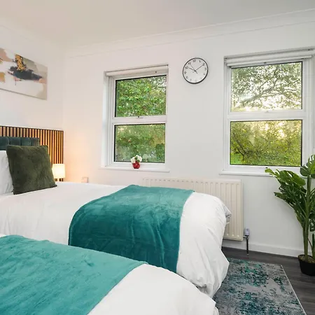 Millfield Park Serviced Hackney Apartment