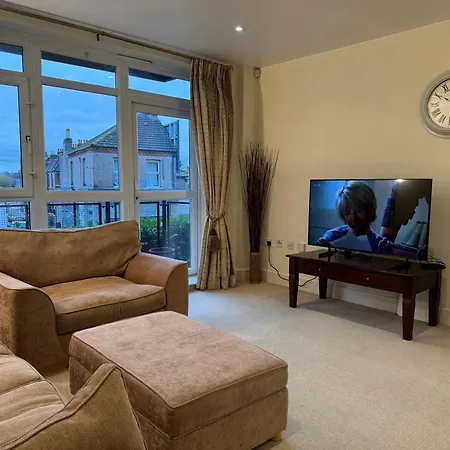 Two Bed Flat In Wimbledon London