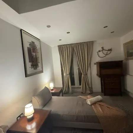 Clapham Familly Apartment