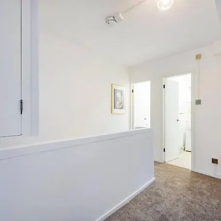 Apartment Beautiful 3-bed House-the Centre *