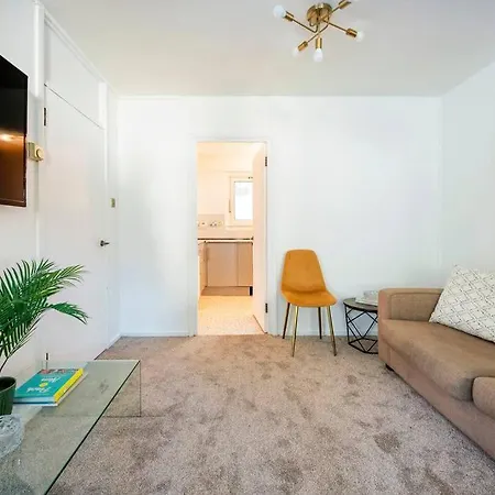 Apartment Beautiful 3-bed House-the Centre